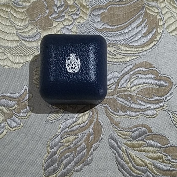 Wedgewood Ship Tie Chain. Made in England - Picture 2 of 2